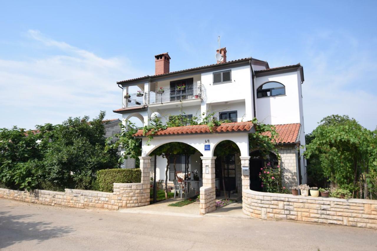 Apartments Pavic Valbandon Fažana Exterior foto