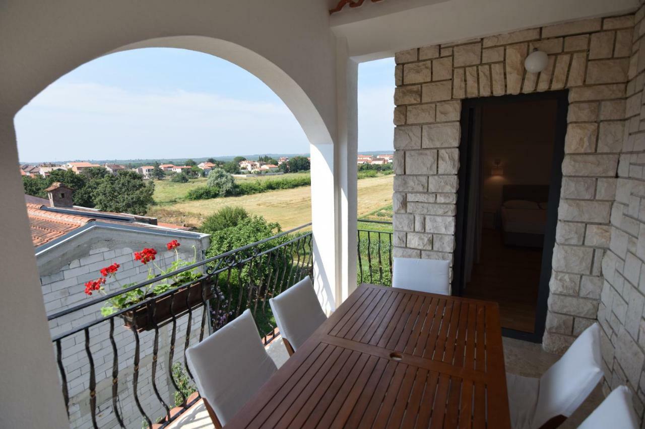 Apartments Pavic Valbandon Fažana Exterior foto