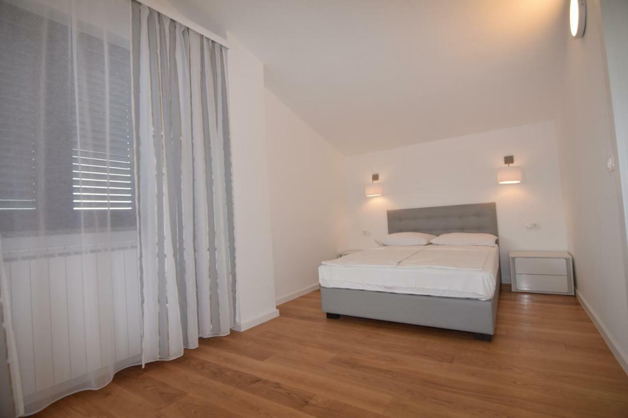 Apartments Pavic Valbandon Fažana Exterior foto